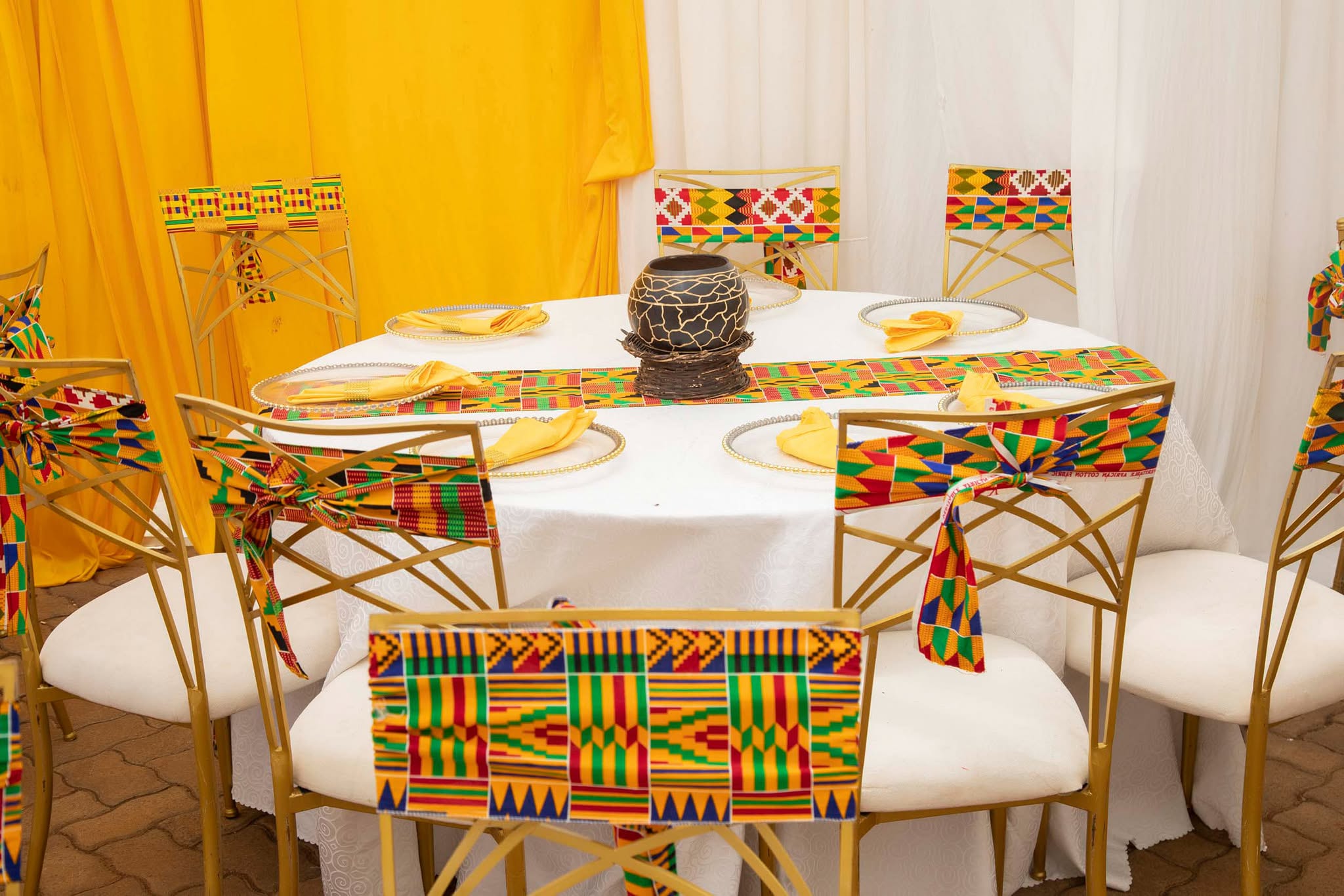 Elegant event dining setup